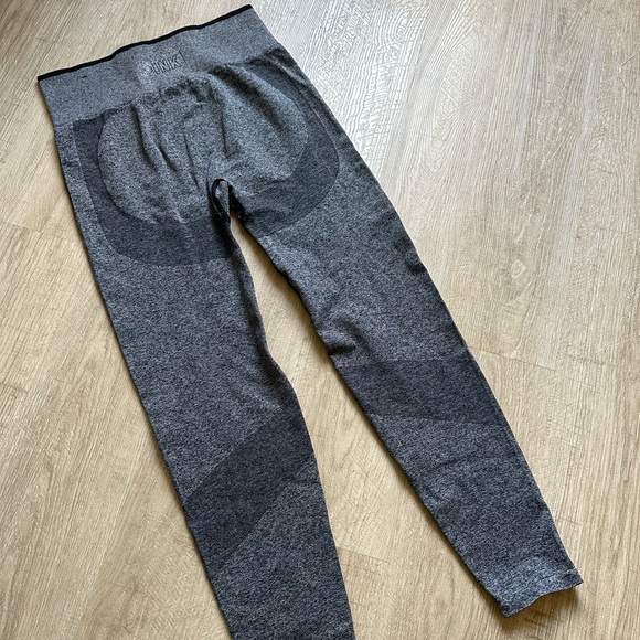 Victoria’s Secret leggings - Picture 3 of 5